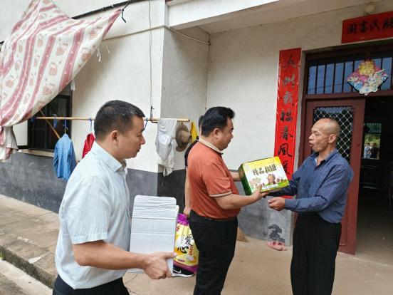 中秋慰问送关怀浓浓关爱暖人心——管理办中秋节走访慰问困难群众